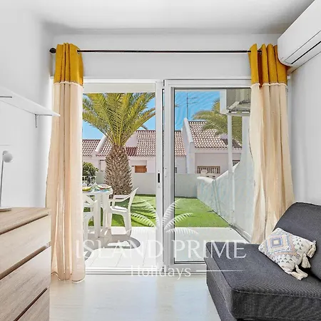 Seaviews Garden With Palms In Club Sc171 Daire